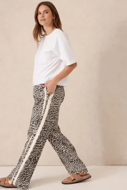 Women Ceres Life Relaxed Drawstring Pant - Leopard
