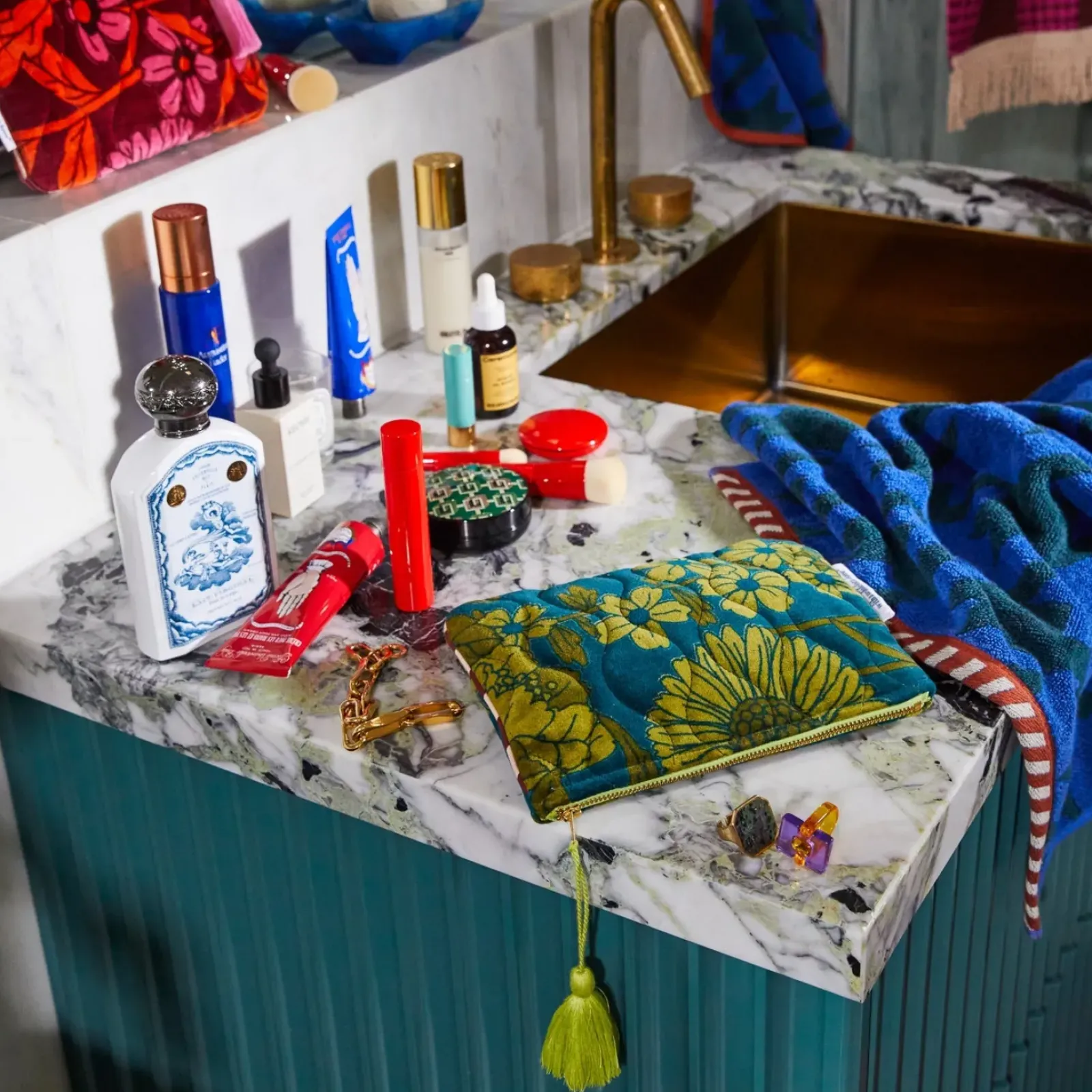 Sage & Clare Sage & Clare Bernanda Velvet Pouch - Peacock