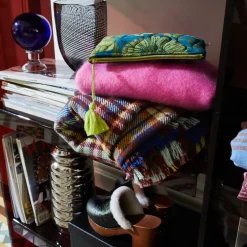 Sage & Clare Sage & Clare Bernanda Velvet Pouch - Peacock