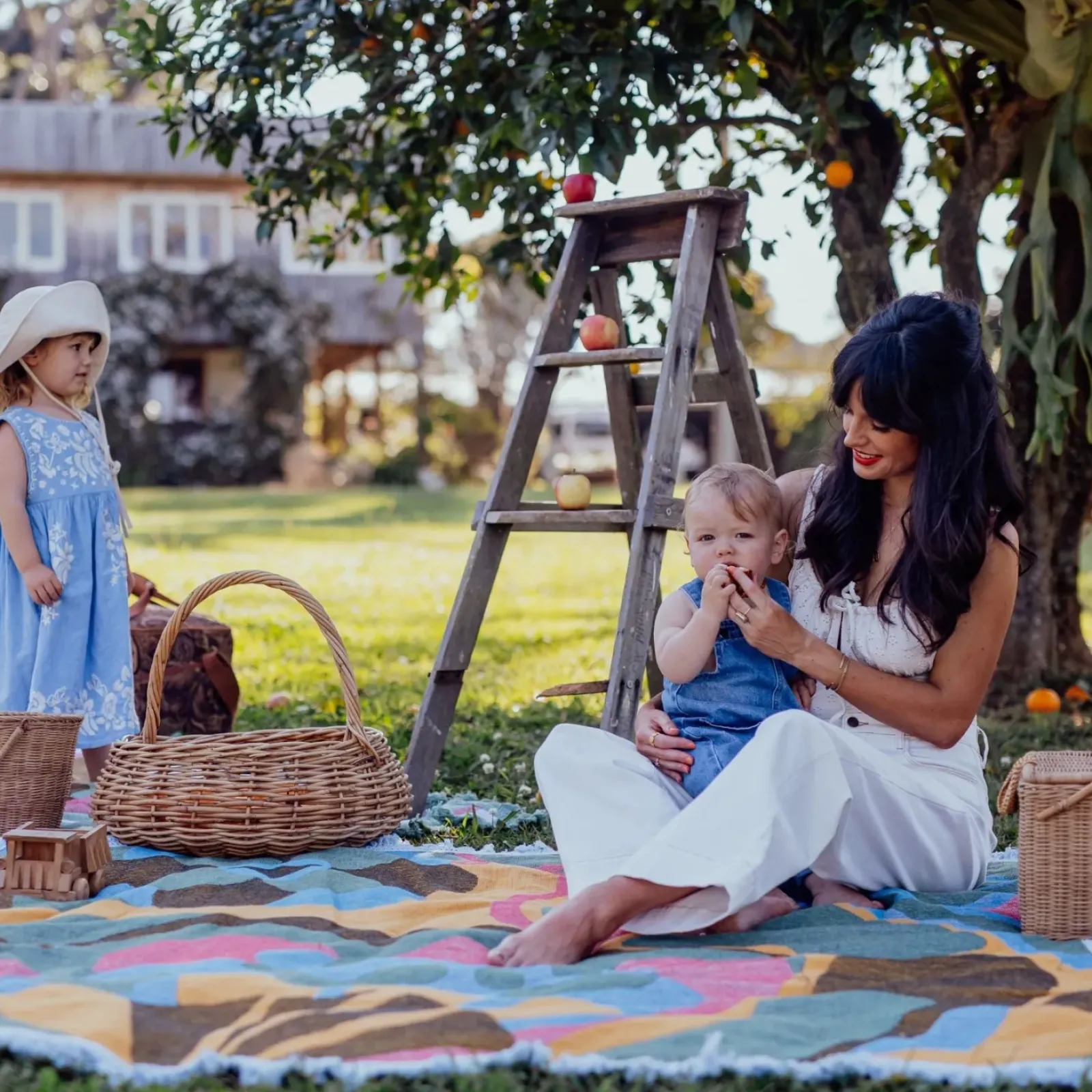 Wandering Folk Woven Throw - Kaleid Sugar